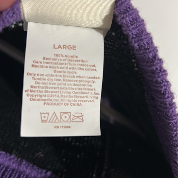 NWT MARTHA STEWART DOG SWEATER BLACK AND PURPLE WITH SKULL Large New - Picture 5 of 7
